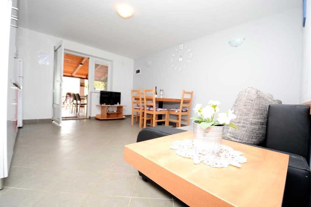 Apartments Katarina Veli Rat Eksteriør bilde