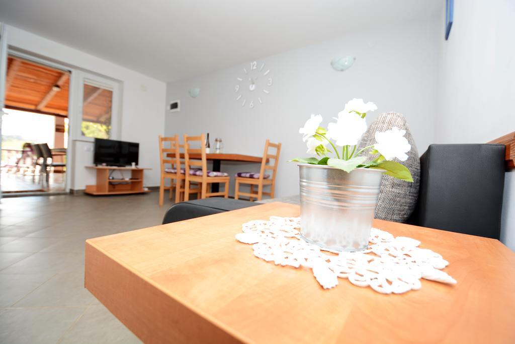 Apartments Katarina Veli Rat Eksteriør bilde